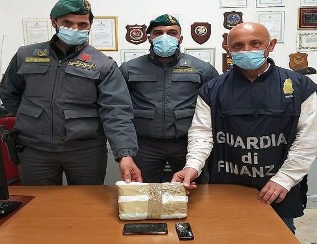 Incensurato partinicese arrestato con 1,5 kg di cocaina purissima