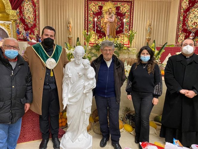 Statua e piazzetta dedicate a San Giuseppe a Borgetto. Tante le donazioni