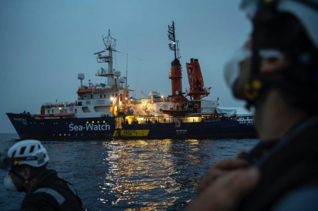 455 migranti sbarcano dalla Sea Watch a Trapani. Salvati in sei operazioni