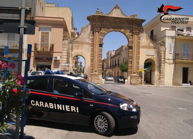 Si fingeva agente assicurativo. Denunciato dai carabinieri di Castelvetrano