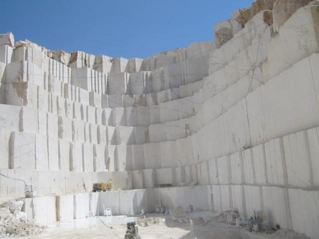 Cave, necessita nuova legge. A Custonaci giardini pensili su gradini sito dismesso