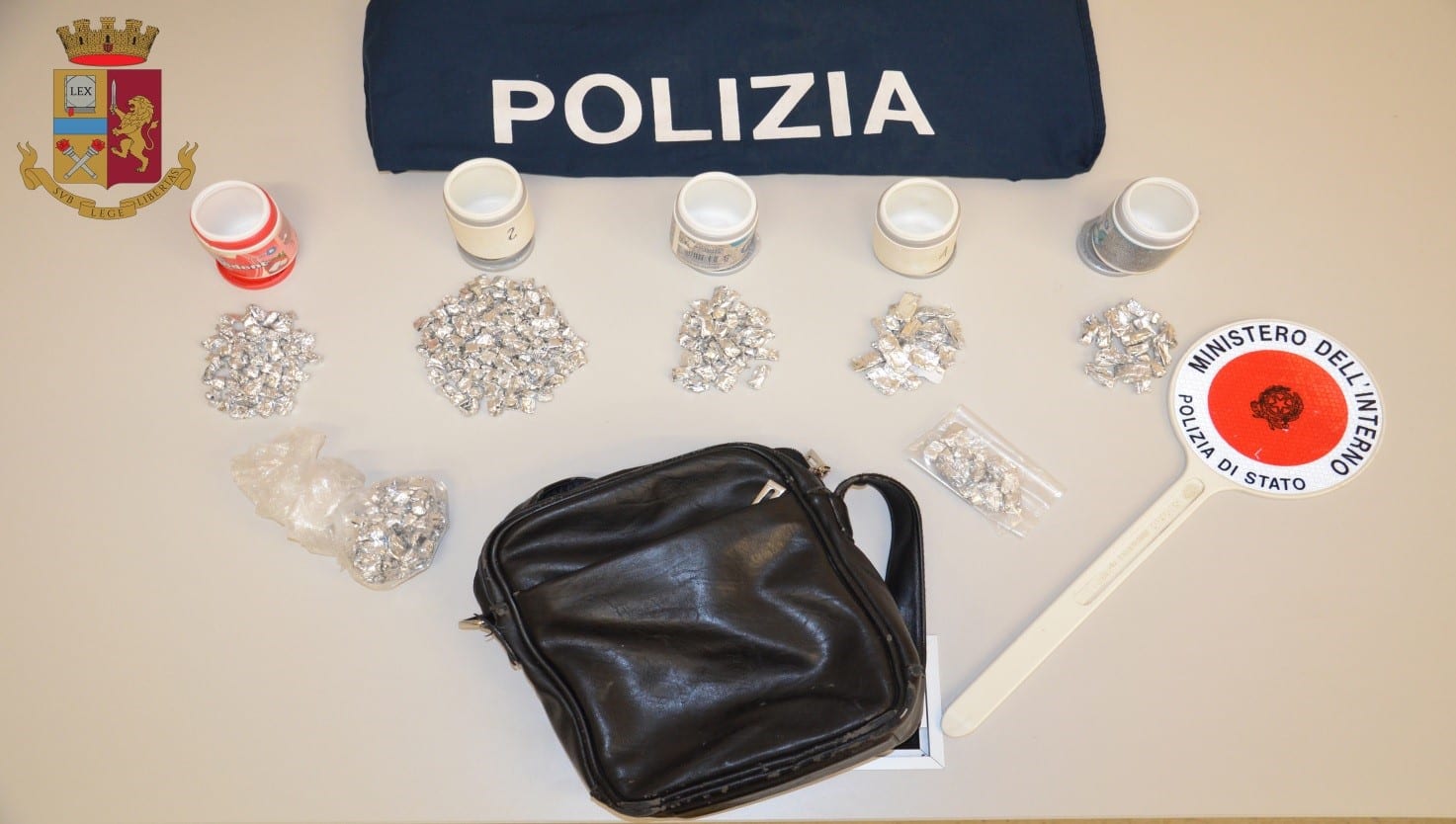 Arrestato pusher trapanese. Aveva decine di dosi di droga dentro il borsello