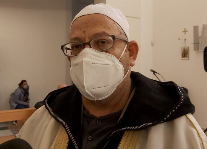 Aggredito imam e figli, offese razziste. Solidarietà del vescovo Mogavero