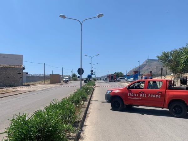 Contrada Sasi, viale bloccato per perdita di gas