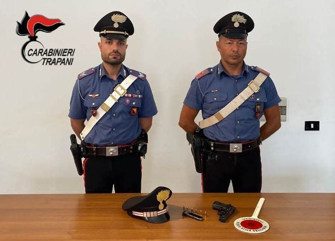 Minaccia l'ex moglie con una pistola. Arrestato venticinquenne dai carabinieri di Marsala