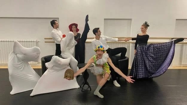 Spettacolo di danza alla laguna dello Stagnone di Marsala a conclusione del “kitefest”