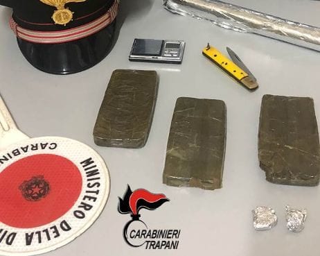Operazione antidroga a Trapani. Cinque persone arrestate nello stesso condominio