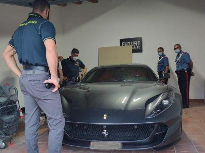 Rifiuti, arresti domiciliari e sequestri. Coinvolto dipendente comunale di Partinico