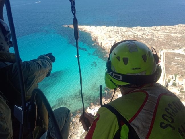 Francese scivola a Cala Rossa a Favignana, salvato dal SASS-Aeronautica Militare