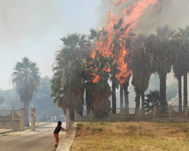 L’Aeronautica Militare interviene per spegnere un incendio nel trapanese