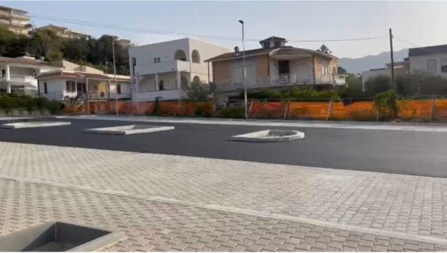 Parcheggi finalmente asfaltati ad Alcamo Marina. Corsa contro il tempo, Ferragosto a rischio
