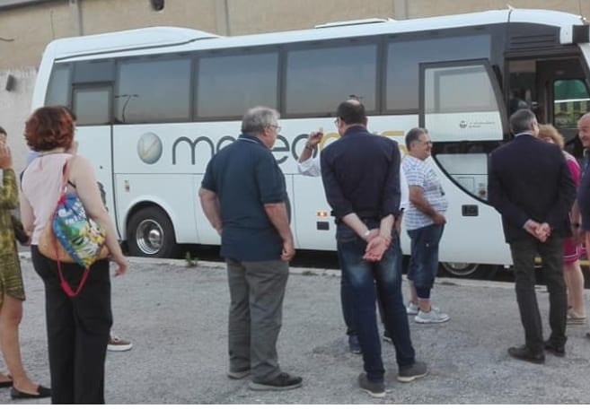 Castellammare, via ai bus-navetta ma con pagamento "simbolico" di ticket