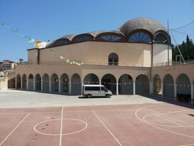 Dodicenne precipitato nel cortile parrocchiale, condizioni gravi ma stabili. Primi segnali positivi