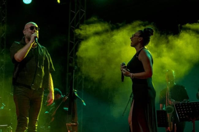 Mario Biondi non si smentisce. Fantastico duetto con Daria Biancardi (VIDEO)