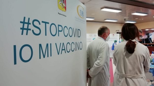 Vaccini, Sicilia al rallentatore. Grosse quantità pronte ma calo costante