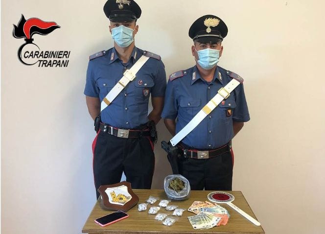 Esce dai domiciliari e riprende a spacciare. Condotto in carcere giovane spacciatore a Trapani