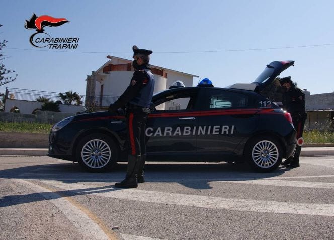 Violenza, maltrattamenti e lesioni personali contro la moglie. Divieto di avvicinamento per un 42enne