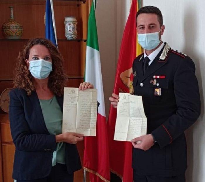 Consegnati al comune di Calatafimi documenti del 1863. Erano stati rinvenuti dai carabinieri