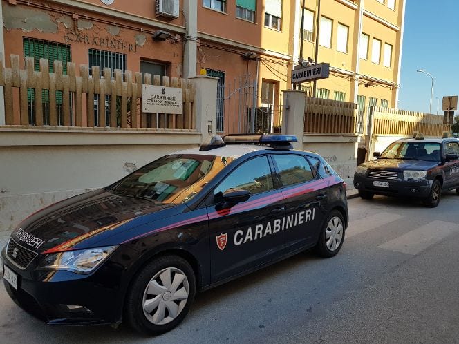 Sorpreso a rubare merce e attrezzature da lavoro. Denunciato 38enne a Trapani
