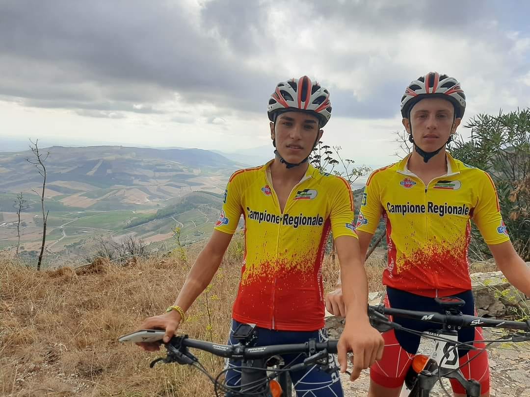 MTB, tornano in gara i 'gemelli diversi'. Catalano e Ponzio in Coppa Italia sulle Dolomiti