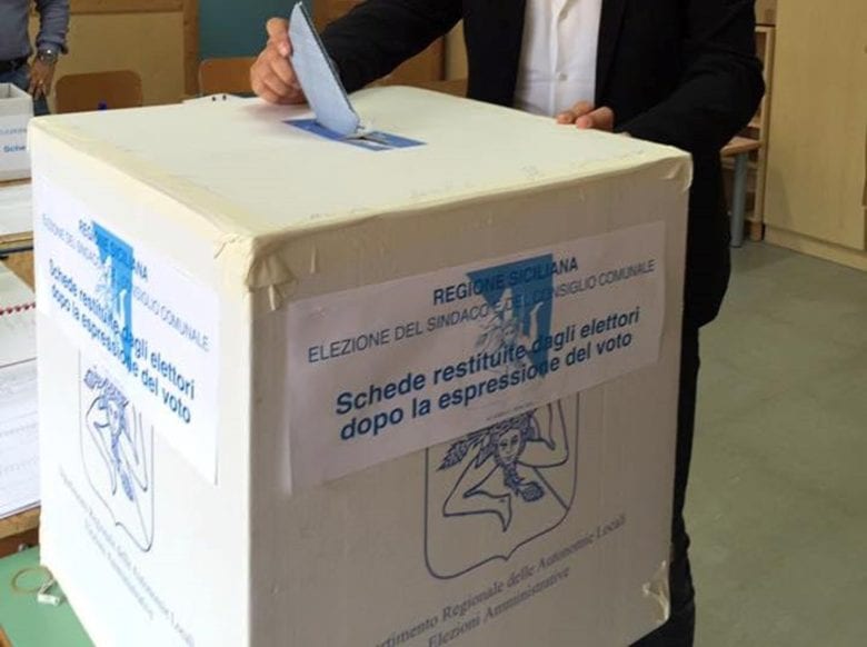 Elezioni, ad Alcamo in corsa 10 millenians. Candidato più anziano 69 anni. Donne, 138 su 354