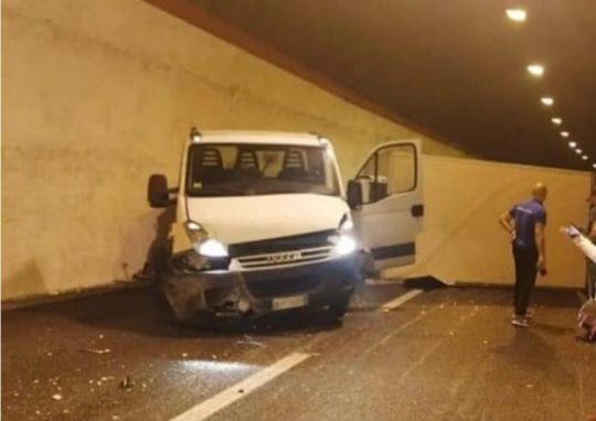 Autostrada A29, incidente stradale tra Isola e Capaci. Coinvolto pullman della Segesta (FOTO)