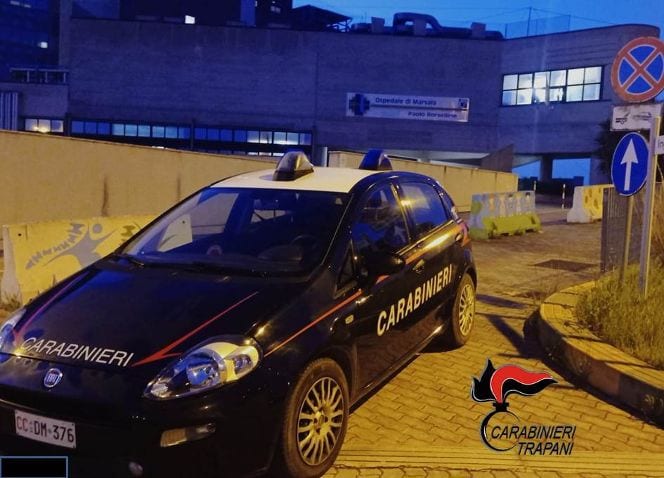 Picchia la madre per prenderle la carta di credito. Arrestato 26enne a Marsala