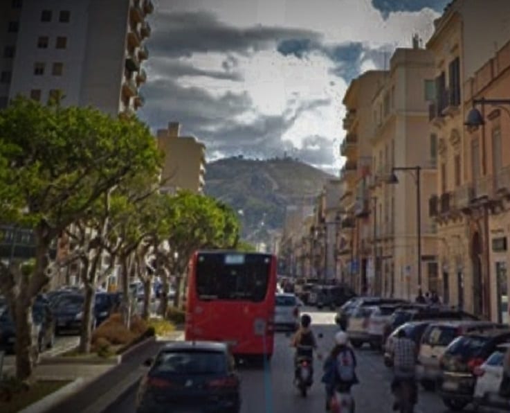Trapani come Monte Carlo, 'Formula Uno' in circuito cittadino e in notturna. Denunciati due ragazzi