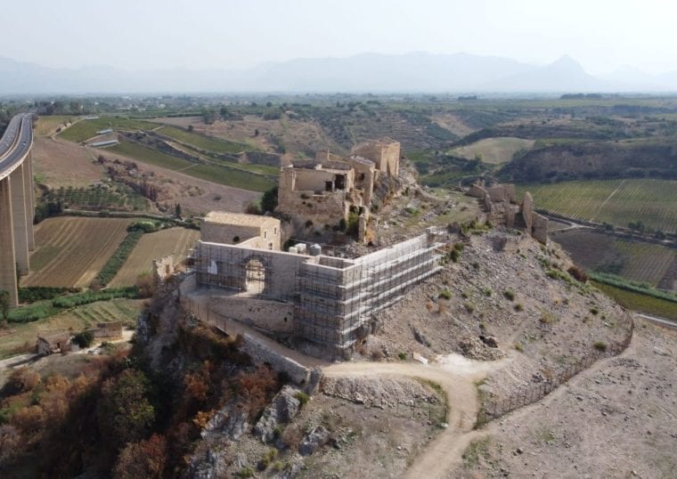 Castello di Calatubo, associazione vuole donare tetto per torre. Silenzio dal Comune