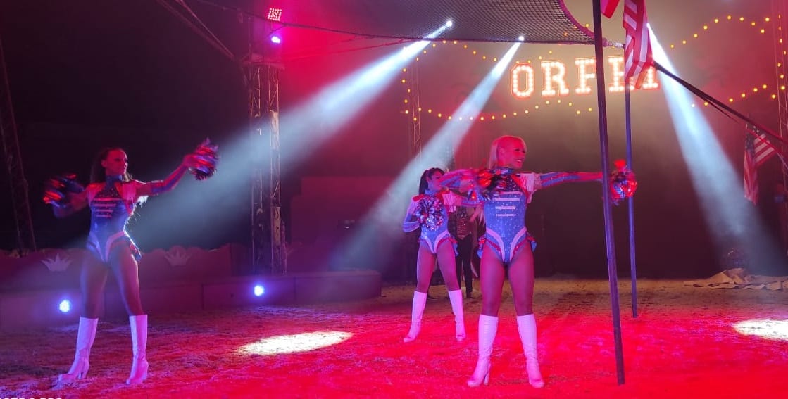 Sit-in animalista ma il pubblico alcamese riempie il circo. Tanti visitatori allo zoo