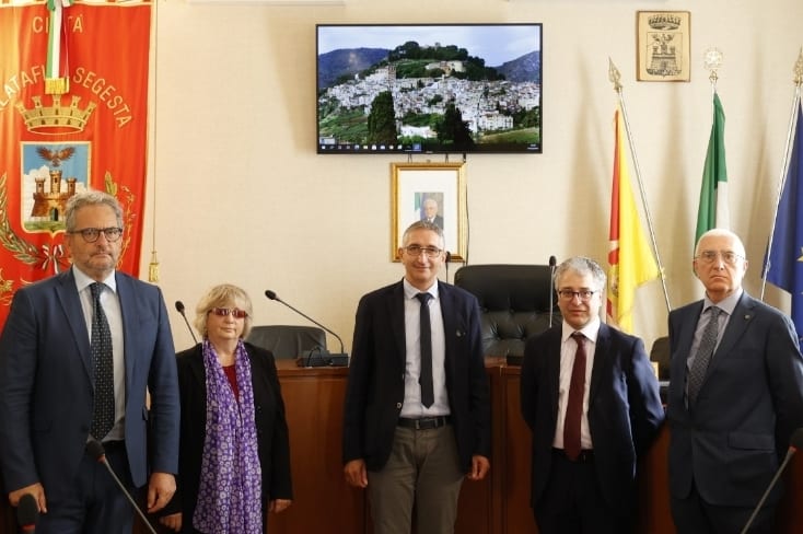 Calatafimi, si insedia la nuova giunta. L’alcamese Fundarò tra gli assessori