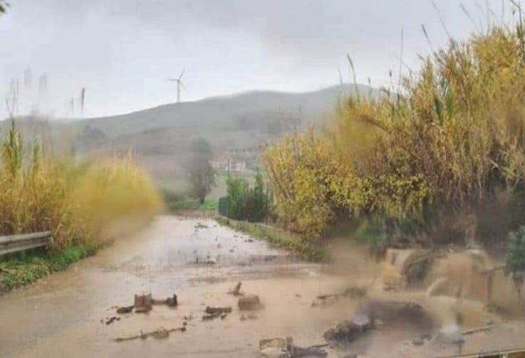Strade di accesso per Camporeale disastrate. Associazione “Eccellenze” scrive a tutti