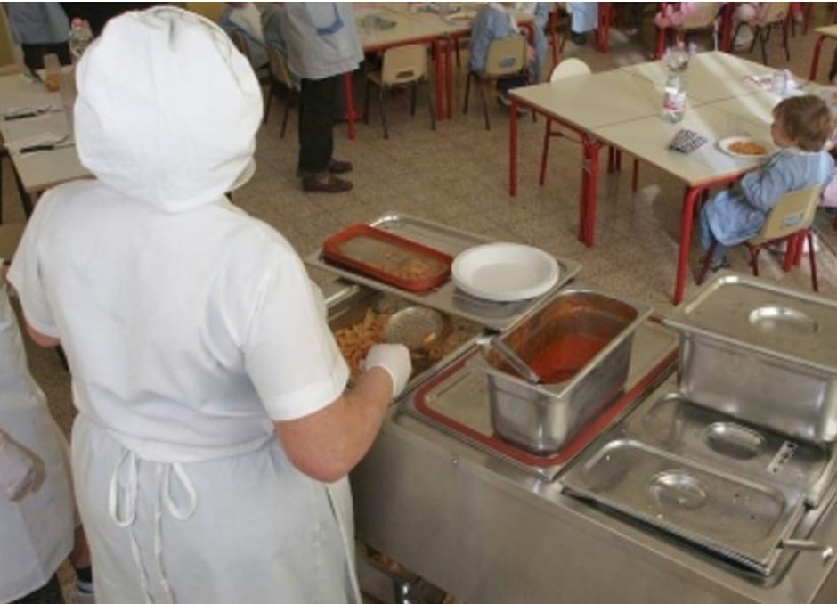 Mensa scolastica, richieste numerose a Castellammare. Giunta lavora per servizio ‘in house’