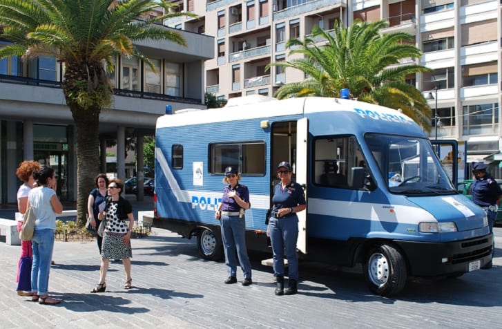 Polizia, camper informativo sulla violenza alle donne. Anche ad Alcamo e Castellammare