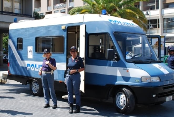 "Questo non è amore", camper della polizia anche ad Alcamo