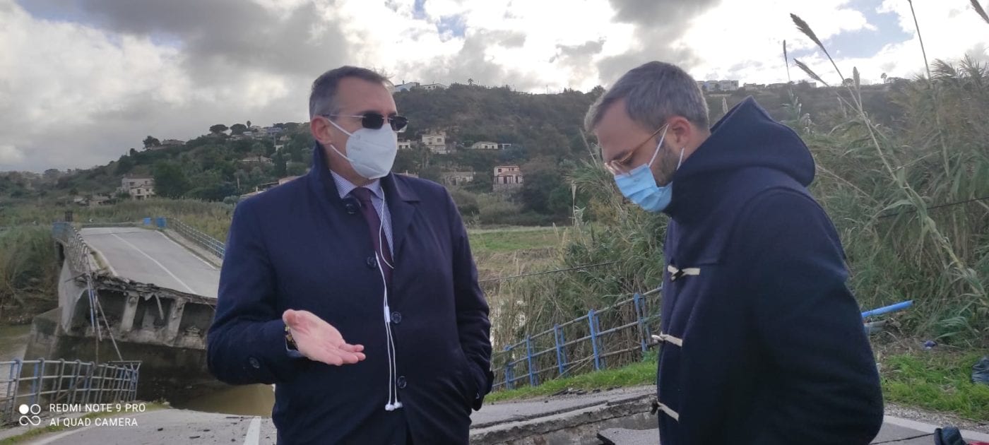 Crollo ponte, CGIL: "Mancanza di manutenzione" . Domani consiglio congiunto (VIDEO)
