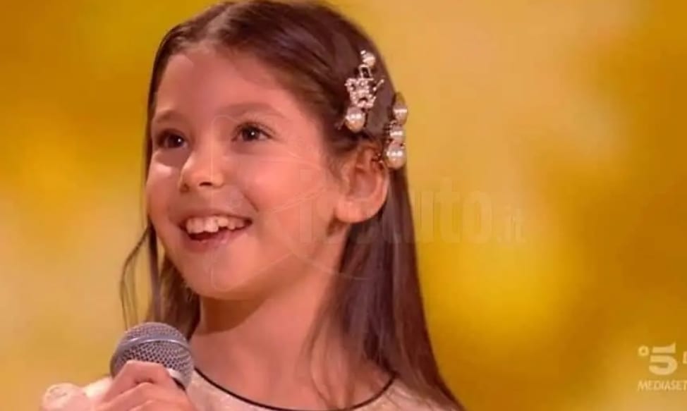 Cantante partinicese incanta su Canale 5. Esibizione commuove J-Ax