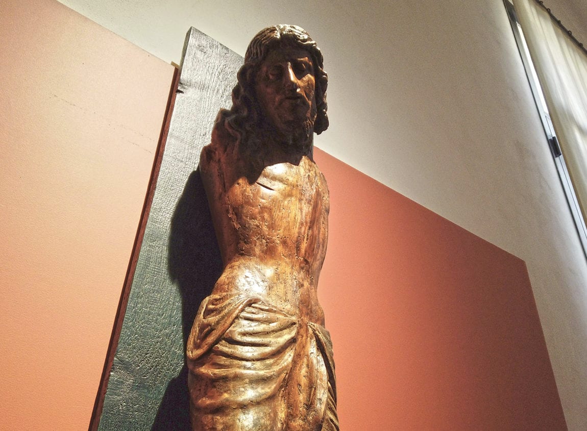 Particolare crocifisso esposto al museo diocesano mazarese. È stato appena restaurato (VIDEO)