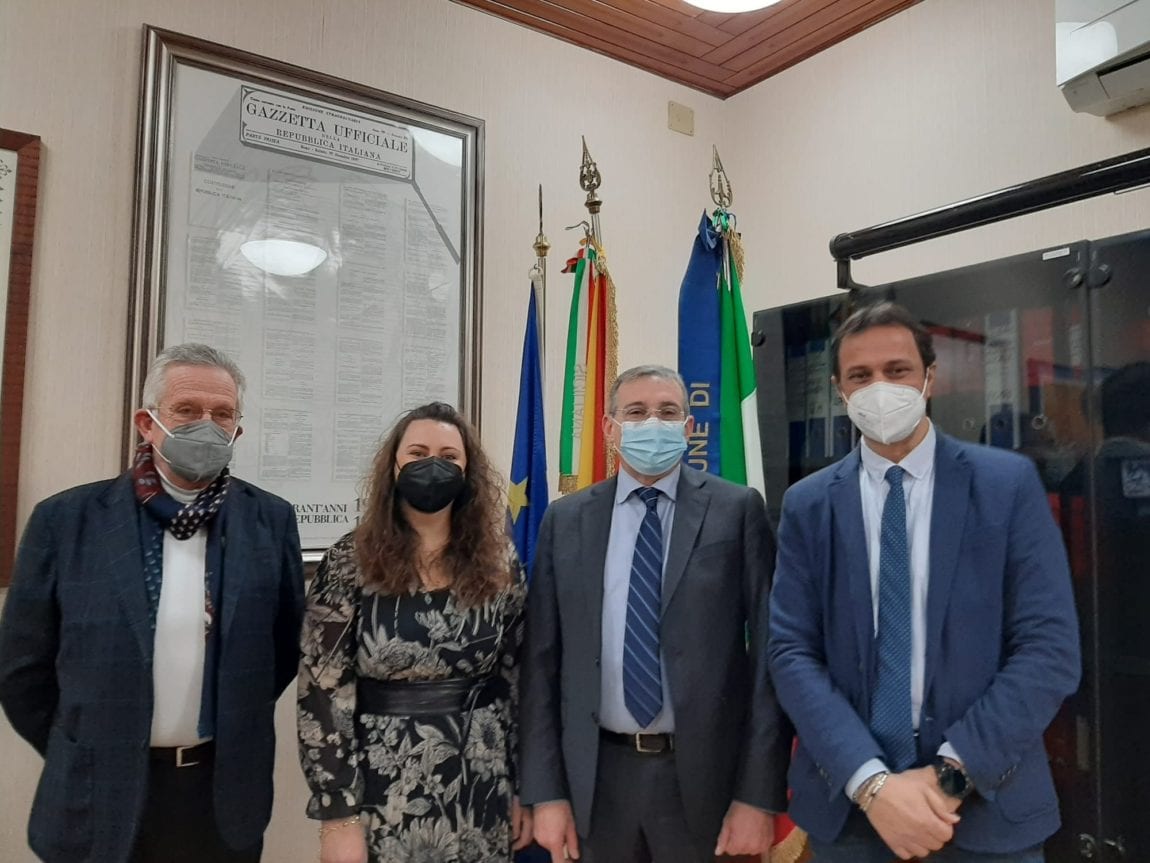 Di Simone assessore e vice-sindaco di Castellammare. Carica sempre nelle mani di DB