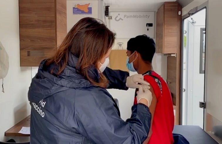 Vaccinazione anti-covid, al FAMI di Salinagrande. Dosi per minori non accompagnati (VIDEO)