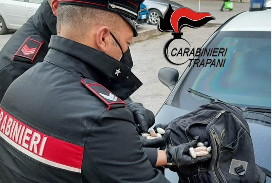 Insospettabile straniera, in pullman ovuli di cocaina ed eroina