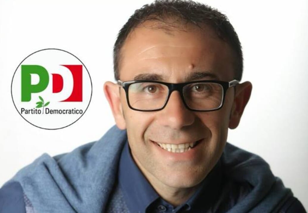 Green-pass, assurdo riferimento di Greco all’olocausto. Il PD lo mette alla porta