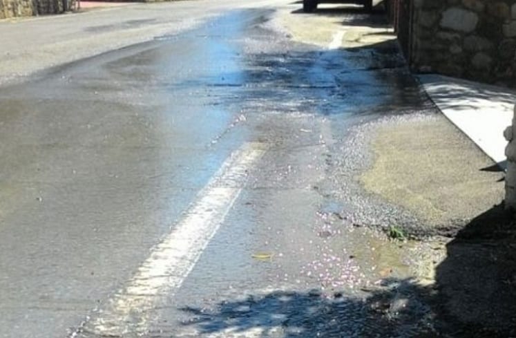 Perdite sempre aperte, tanta acqua potabile per le strade di Alcamo