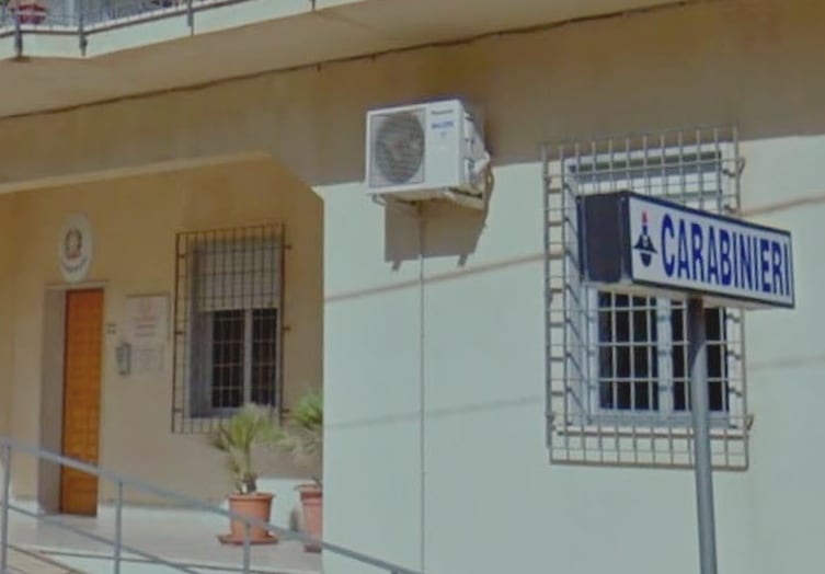 Ventiquattrenne ci ricasca, torna a minacciare ex compagna. Dai domiciliari al carcere