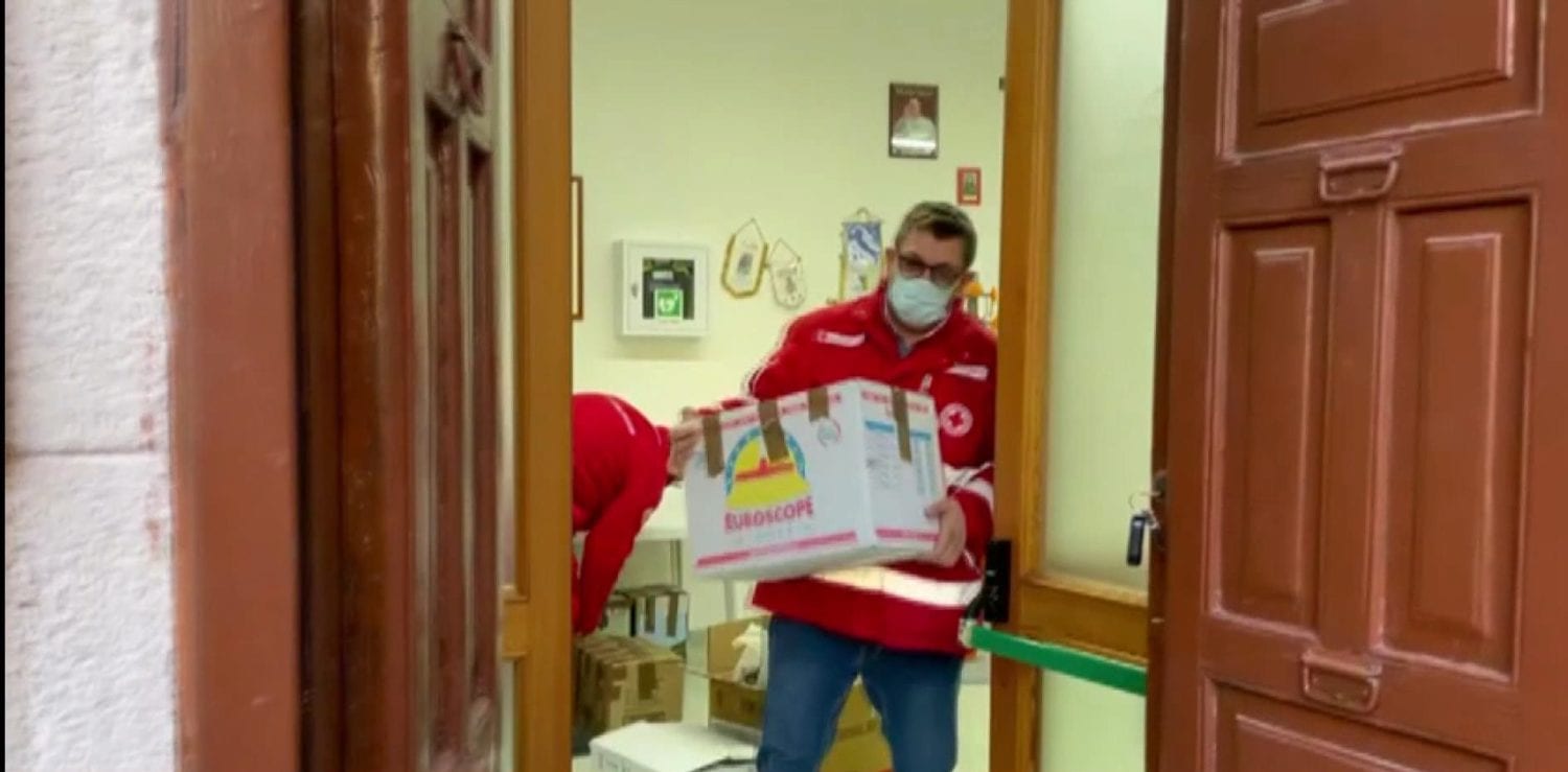 Alcamo raccoglie donazioni e farmaci per l’Ucraina. In città finora arrivate 8 donne con bambini