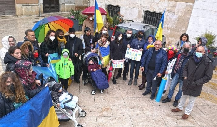 ‘Insieme per la pace’. In piazza a Mazara del Vallo Caritas, scout, sindacati e amministrazione (VIDEO)