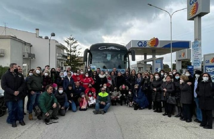Dal Belice alla Polonia, bus sale con farmaci e scende con profughi ucraini