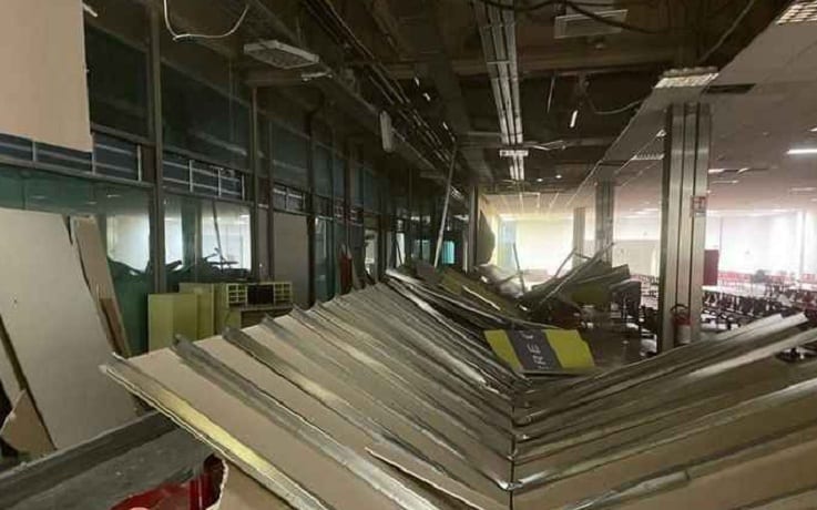 Raffiche, in aeroporto volano tettoie e impalcature. 200 chiamate ai vigli del fuoco in due province