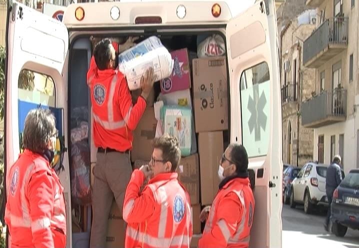 Da Alcamo a Leopoli, Gruppo Soccorritori in viaggio con mezzo stipato di beni