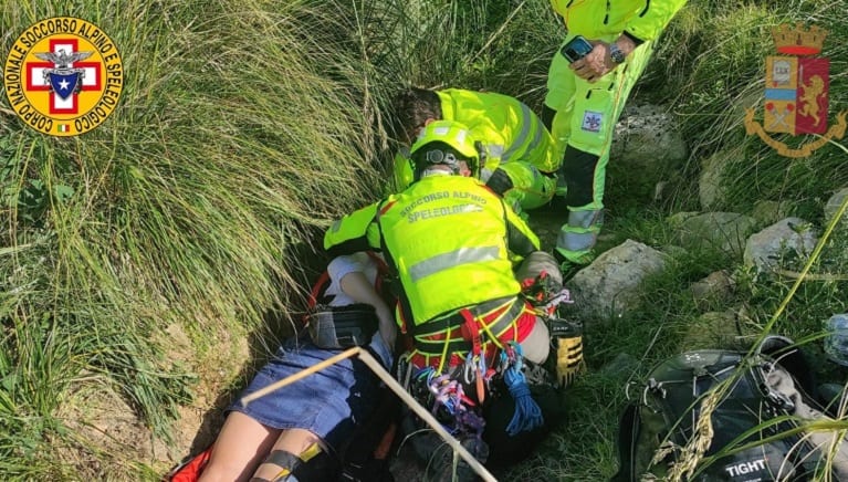 Turista danese cade rovinosamente in zona impervia, soccorsa in elicottero a monte Monaco